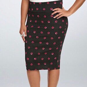 Torrid x Barbie NWT Black Pink Polka Dot and Lip Print Pencil Skirt